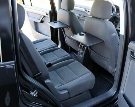 Черный Фольксваген Туран, объемом двигателя 1.9 л и пробегом 266 тыс. км за 2650 $, фото 7 на Automoto.ua