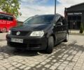 Черный Фольксваген Туран, объемом двигателя 1.6 л и пробегом 329 тыс. км за 4900 $, фото 1 на Automoto.ua