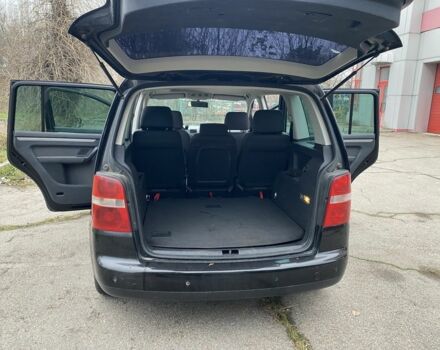 Чорний Фольксваген Туран, об'ємом двигуна 2 л та пробігом 383 тис. км за 3500 $, фото 11 на Automoto.ua