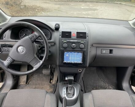 Чорний Фольксваген Туран, об'ємом двигуна 2 л та пробігом 383 тис. км за 3500 $, фото 5 на Automoto.ua