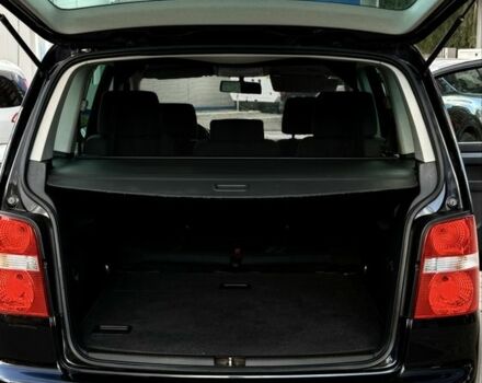 Чорний Фольксваген Туран, об'ємом двигуна 1.6 л та пробігом 190 тис. км за 5700 $, фото 7 на Automoto.ua