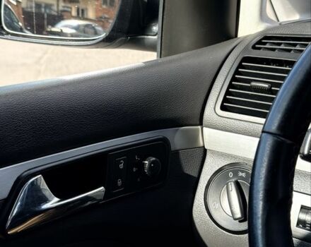 Чорний Фольксваген Туран, об'ємом двигуна 1.6 л та пробігом 190 тис. км за 5700 $, фото 10 на Automoto.ua