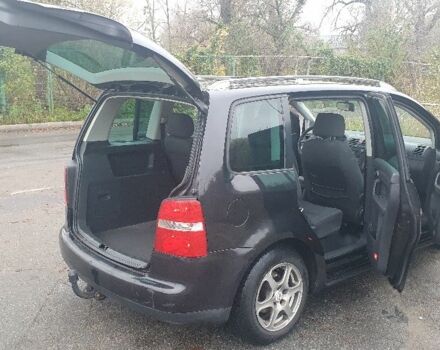 Черный Фольксваген Туран, объемом двигателя 1.9 л и пробегом 333 тыс. км за 3300 $, фото 19 на Automoto.ua