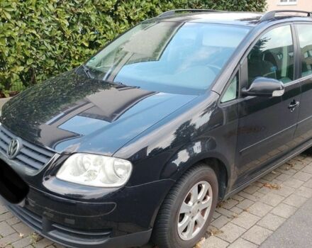 Черный Фольксваген Туран, объемом двигателя 1.6 л и пробегом 200 тыс. км за 4850 $, фото 5 на Automoto.ua