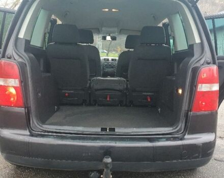 Черный Фольксваген Туран, объемом двигателя 1.9 л и пробегом 333 тыс. км за 3300 $, фото 11 на Automoto.ua