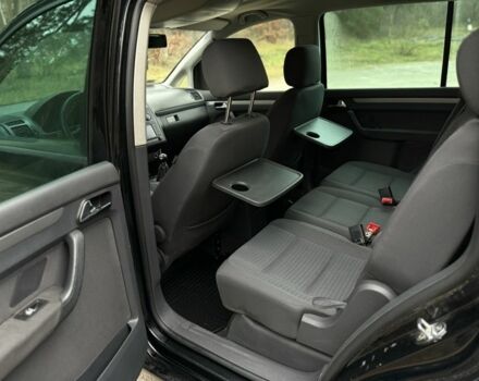 Чорний Фольксваген Туран, об'ємом двигуна 2 л та пробігом 328 тис. км за 2999 $, фото 12 на Automoto.ua