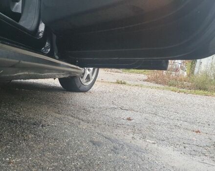 Черный Фольксваген Туран, объемом двигателя 1.9 л и пробегом 333 тыс. км за 3300 $, фото 16 на Automoto.ua