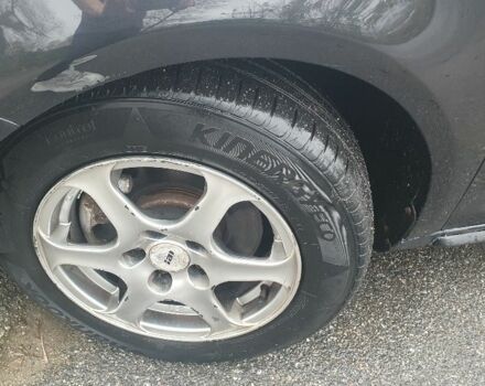 Черный Фольксваген Туран, объемом двигателя 1.9 л и пробегом 333 тыс. км за 3300 $, фото 5 на Automoto.ua