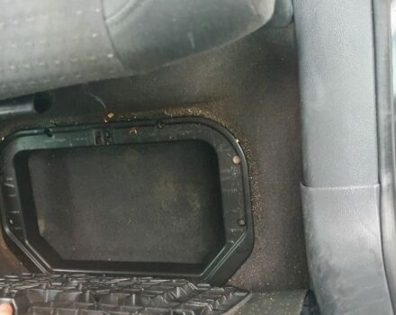 Черный Фольксваген Туран, объемом двигателя 1.9 л и пробегом 333 тыс. км за 3300 $, фото 15 на Automoto.ua