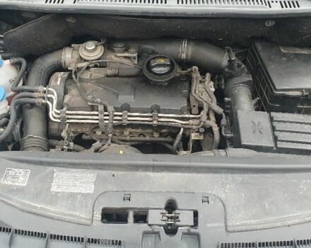 Черный Фольксваген Туран, объемом двигателя 1.9 л и пробегом 333 тыс. км за 3300 $, фото 18 на Automoto.ua