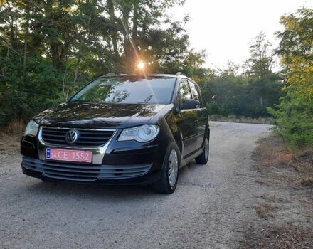 Черный Фольксваген Туран, объемом двигателя 1.6 л и пробегом 138 тыс. км за 7175 $, фото 6 на Automoto.ua