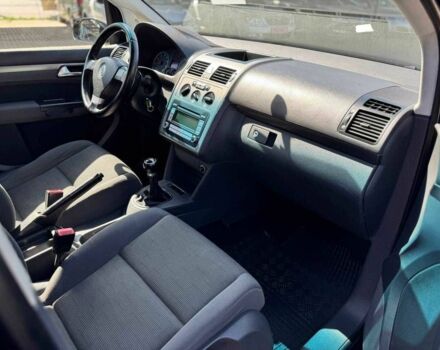 Черный Фольксваген Туран, объемом двигателя 1.6 л и пробегом 225 тыс. км за 7800 $, фото 14 на Automoto.ua