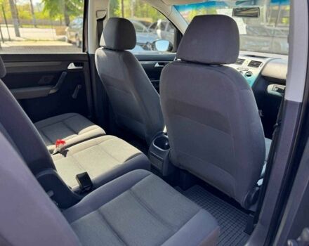 Черный Фольксваген Туран, объемом двигателя 1.6 л и пробегом 225 тыс. км за 7800 $, фото 15 на Automoto.ua