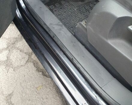 Черный Фольксваген Туран, объемом двигателя 1.9 л и пробегом 242 тыс. км за 8500 $, фото 5 на Automoto.ua