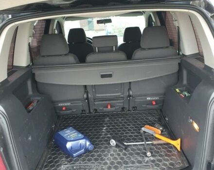 Черный Фольксваген Туран, объемом двигателя 1.9 л и пробегом 242 тыс. км за 8500 $, фото 2 на Automoto.ua