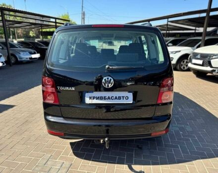 Черный Фольксваген Туран, объемом двигателя 1.6 л и пробегом 225 тыс. км за 7800 $, фото 7 на Automoto.ua