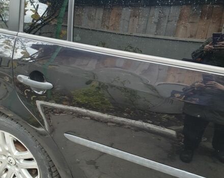 Черный Фольксваген Туран, объемом двигателя 1.9 л и пробегом 242 тыс. км за 8500 $, фото 7 на Automoto.ua