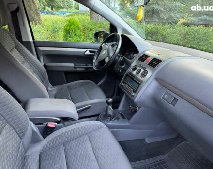 Чорний Фольксваген Туран, об'ємом двигуна 1.4 л та пробігом 260 тис. км за 7790 $, фото 20 на Automoto.ua