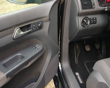 Черный Фольксваген Туран, объемом двигателя 1.6 л и пробегом 248 тыс. км за 8299 $, фото 14 на Automoto.ua