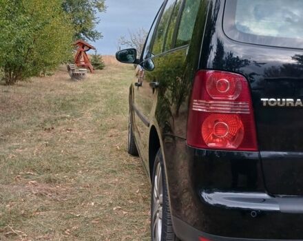 Черный Фольксваген Туран, объемом двигателя 1.6 л и пробегом 248 тыс. км за 8299 $, фото 9 на Automoto.ua