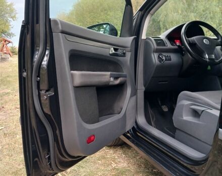 Черный Фольксваген Туран, объемом двигателя 1.6 л и пробегом 248 тыс. км за 8299 $, фото 15 на Automoto.ua