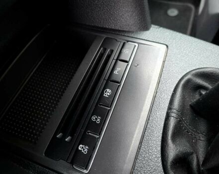 Черный Фольксваген Туран, объемом двигателя 1.6 л и пробегом 204 тыс. км за 11950 $, фото 13 на Automoto.ua