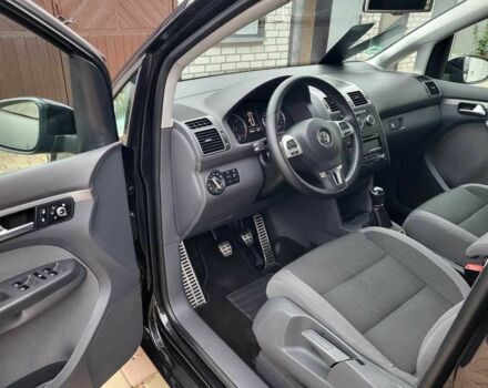 Черный Фольксваген Туран, объемом двигателя 1.6 л и пробегом 204 тыс. км за 11950 $, фото 8 на Automoto.ua