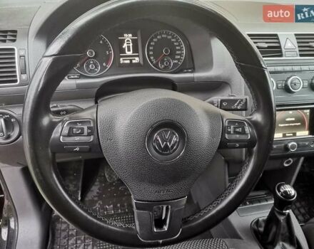 Черный Фольксваген Туран, объемом двигателя 1.6 л и пробегом 211 тыс. км за 12950 $, фото 12 на Automoto.ua