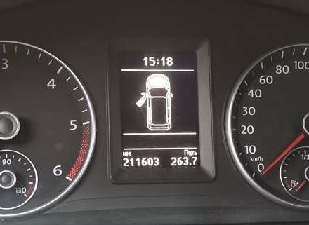 Черный Фольксваген Туран, объемом двигателя 1.6 л и пробегом 211 тыс. км за 12950 $, фото 9 на Automoto.ua