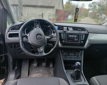 Черный Фольксваген Туран, объемом двигателя 1.6 л и пробегом 230 тыс. км за 15000 $, фото 5 на Automoto.ua