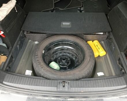 Черный Фольксваген Туран, объемом двигателя 1.6 л и пробегом 230 тыс. км за 15000 $, фото 3 на Automoto.ua