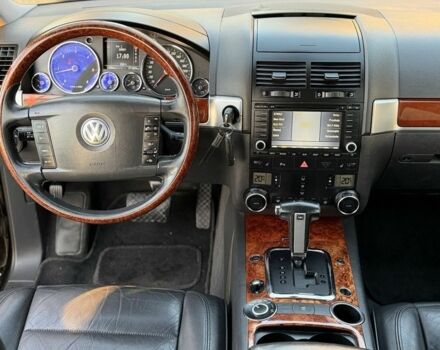 Черный Фольксваген Туран, объемом двигателя 3 л и пробегом 225 тыс. км за 3200 $, фото 5 на Automoto.ua