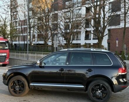 Черный Фольксваген Туран, объемом двигателя 3 л и пробегом 225 тыс. км за 3200 $, фото 3 на Automoto.ua