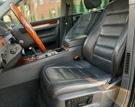 Черный Фольксваген Туран, объемом двигателя 3 л и пробегом 225 тыс. км за 3200 $, фото 6 на Automoto.ua