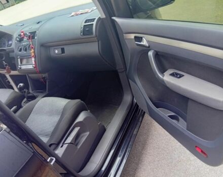 Черный Фольксваген Туран, объемом двигателя 0 л и пробегом 211 тыс. км за 7500 $, фото 5 на Automoto.ua