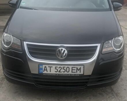 Черный Фольксваген Туран, объемом двигателя 0 л и пробегом 257 тыс. км за 7825 $, фото 1 на Automoto.ua