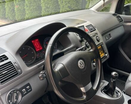 Чорний Фольксваген Туран, об'ємом двигуна 2 л та пробігом 205 тис. км за 7800 $, фото 18 на Automoto.ua