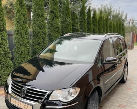 Чорний Фольксваген Туран, об'ємом двигуна 2 л та пробігом 205 тис. км за 7800 $, фото 3 на Automoto.ua