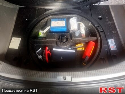 Фольксваген Туран 2004 в Новомосковске на Automoto.ua Черный Фольксваген Туран, объемом двигателя 1.6 л и пробегом 279 тыс. км за 5500 $, фото 1 на Automoto.ua