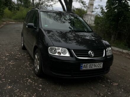 Фольксваген Туран 2005 в Никополе на Automoto.ua Черный Фольксваген Туран, объемом двигателя 1.6 л и пробегом 250 тыс. км за 8500 $, фото 1 на Automoto.ua