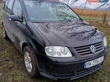 Чорний Фольксваген Туран, об'ємом двигуна 1.6 л та пробігом 278 тис. км за 5300 $, фото 1 на Automoto.ua