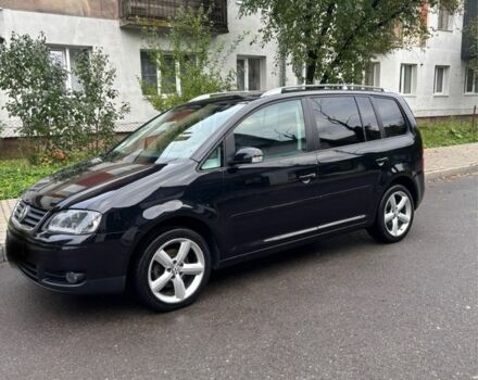 Чорний Фольксваген Туран, об'ємом двигуна 1.6 л та пробігом 207 тис. км за 7000 $, фото 1 на Automoto.ua