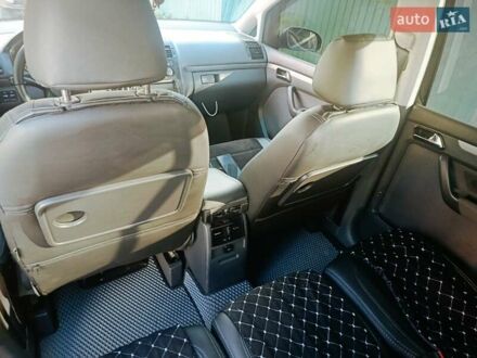 Черный Фольксваген Туран, объемом двигателя 1.98 л и пробегом 267 тыс. км за 6600 $, фото 1 на Automoto.ua