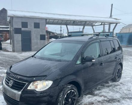 Черный Фольксваген Туран, объемом двигателя 1.9 л и пробегом 280 тыс. км за 3500 $, фото 1 на Automoto.ua