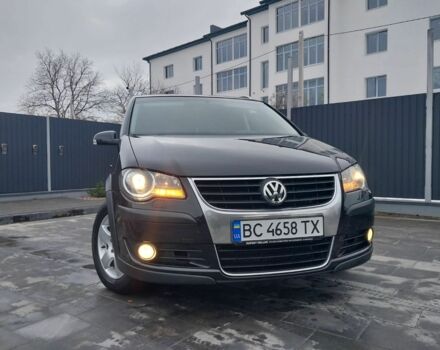 Черный Фольксваген Туран, объемом двигателя 2 л и пробегом 242 тыс. км за 6950 $, фото 1 на Automoto.ua