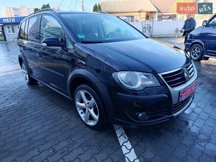 Черный Фольксваген Туран, объемом двигателя 1.6 л и пробегом 222 тыс. км за 7600 $, фото 1 на Automoto.ua