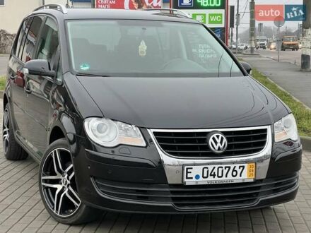Чорний Фольксваген Туран, об'ємом двигуна 1.6 л та пробігом 147 тис. км за 8350 $, фото 1 на Automoto.ua