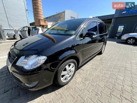 Фольксваген Туран 2008 в Житомире на Automoto.ua Черный Фольксваген Туран, объемом двигателя 1.98 л и пробегом 298 тыс. км за 7300 $, фото 1 на Automoto.ua