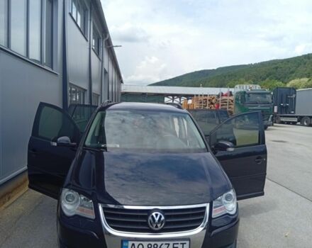 Черный Фольксваген Туран, объемом двигателя 0 л и пробегом 211 тыс. км за 6500 $, фото 1 на Automoto.ua