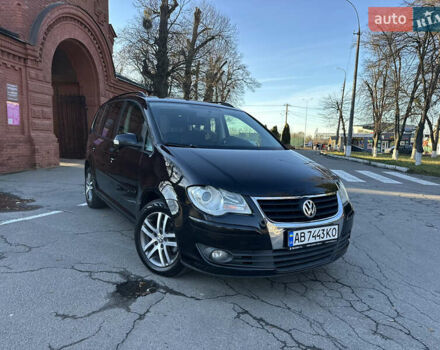 Чорний Фольксваген Туран, об'ємом двигуна 1.6 л та пробігом 190 тис. км за 7499 $, фото 1 на Automoto.ua